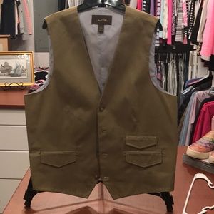 Tasso Elba Vest. Large. 44R. Tan. Brand new. Never worn